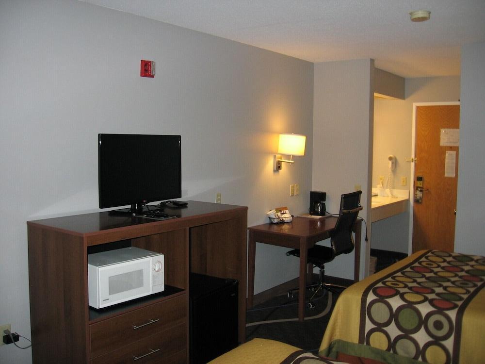 Americinn By Wyndham Hotel